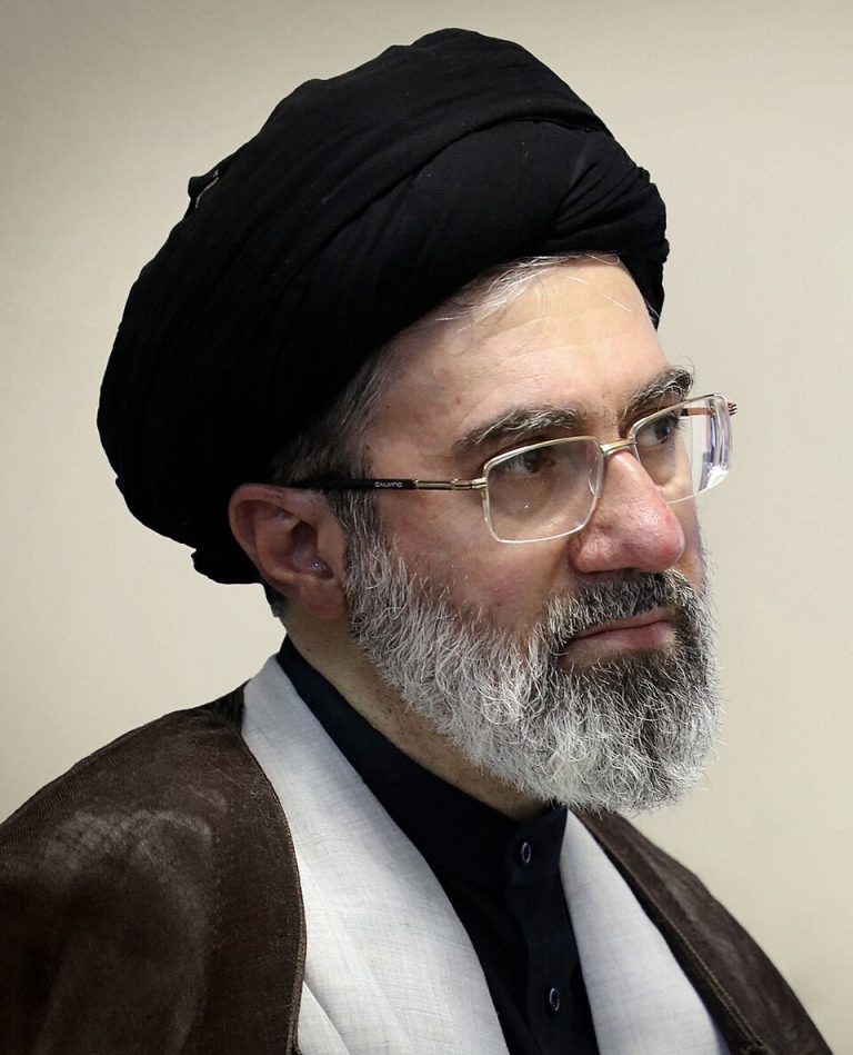 Av Khamenei.ir, CC BY 4.0, https://commons.wikimedia.org/w/index.php?curid=188826899
