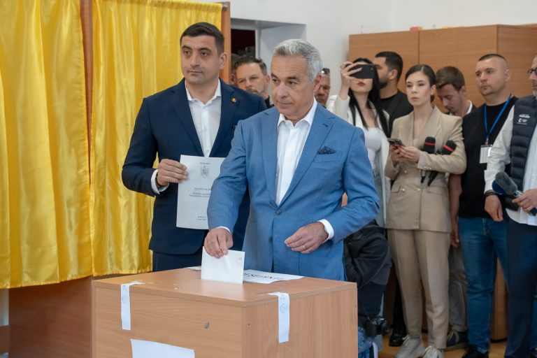 Di AUR Alianța pentru Unirea Românilor - Simion și Georgescu, primul tur 2025, CC0, https://commons.wikimedia.org/w/index.php?curid=164720488